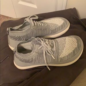 Altra Vali Light Gray Knit Casual Sneakers Shoes